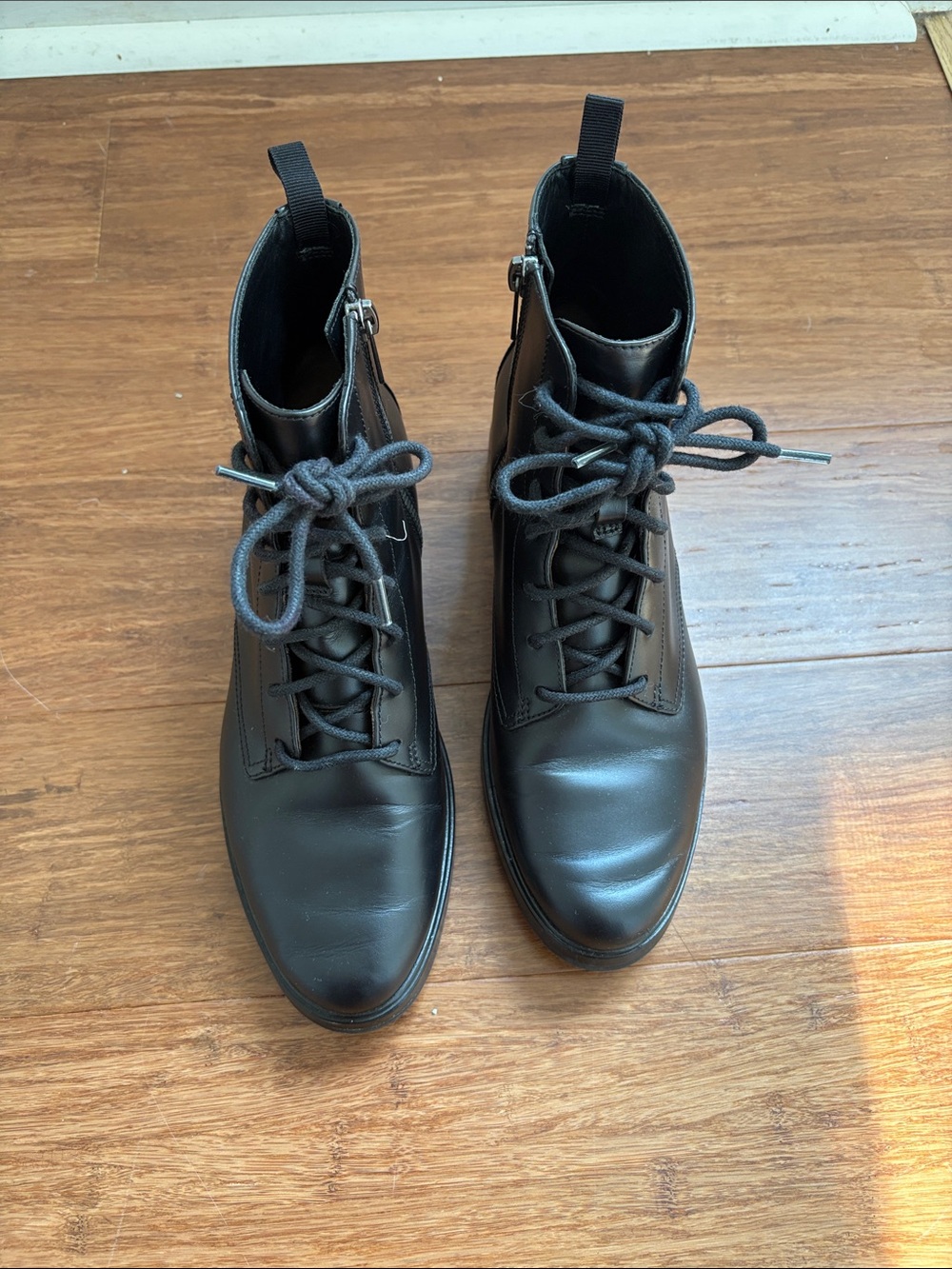 Everlane’s Modern UtilityLace-Up Boot